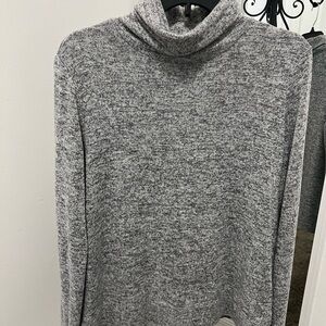 LOU & GREY Gray Turtleneck Sweater.  #034